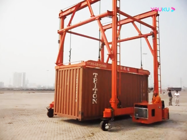 JD400聯(lián)體移動式集裝箱吊機（普通型）